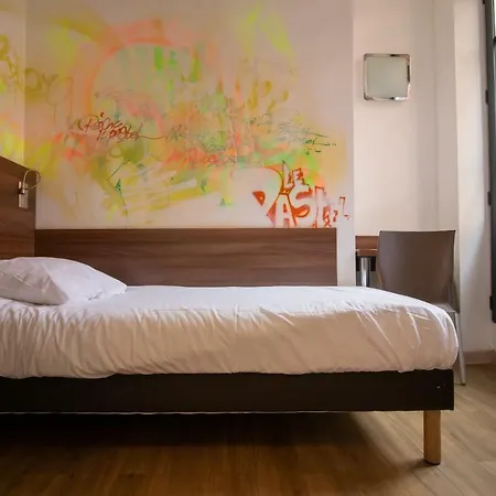 Le Pastel Hotel 2*